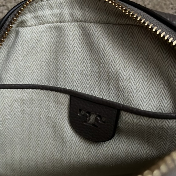 Tory Burch McGraw Camera Bag NWOT - Picture 5 of 10